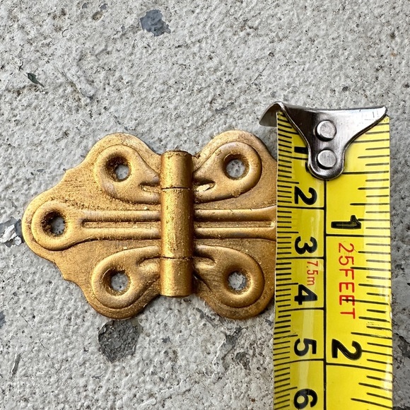 Gilded Gold Ornamental Butterfly Hinges - Picture 7 of 8